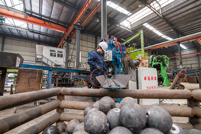 滁州网架配件-螺栓球加工车间